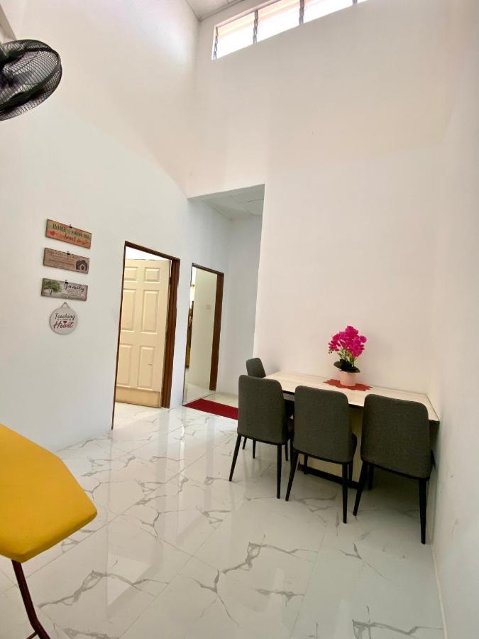 Lh Homestay Bandar Utama Gua Musang Extérieur photo